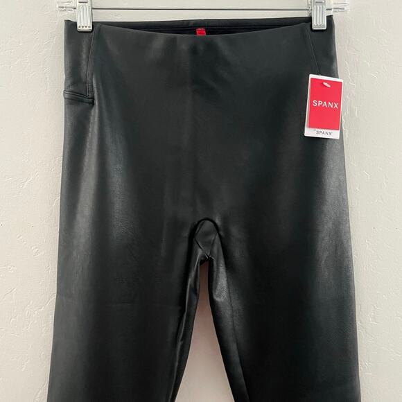 Spanx Leather-Like Front Slit Pants Women's XS in Luxe Black Faux Vegan NWT - Picture 3 of 12